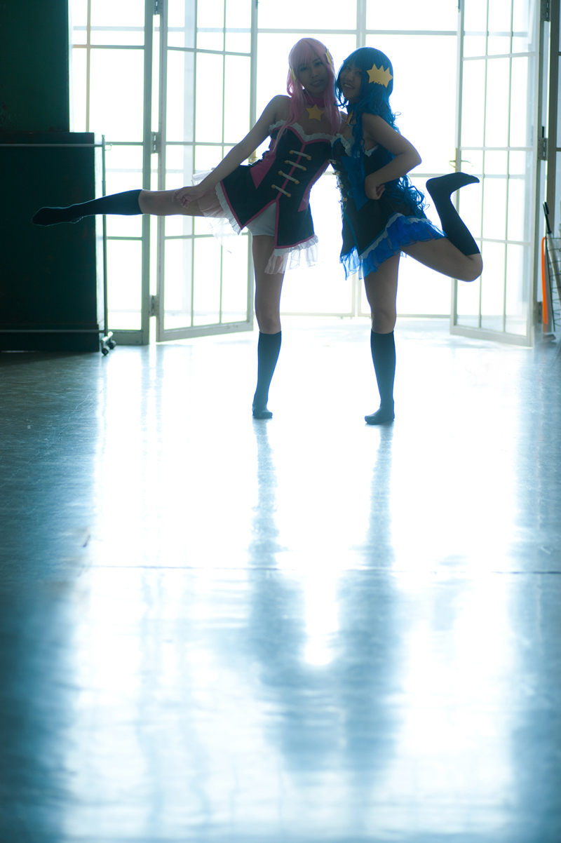 [Cosplay] 双姐妹性感cos制服写真